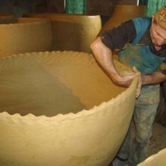 製作Quevri陶罐的手藝僅限於 Atsana (Guria), Mkatubani, Shrosha等幾個村落代代相傳，然而在工業化的衝擊下，能夠手作陶罐的匠人已碩果僅存。