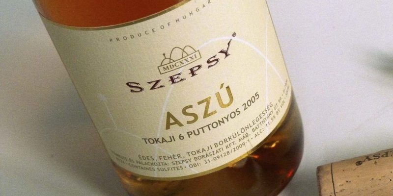 Szepsy Aszu的酒標可見羅馬數字 1631就是貴腐酒釀製方式問世的那一年。