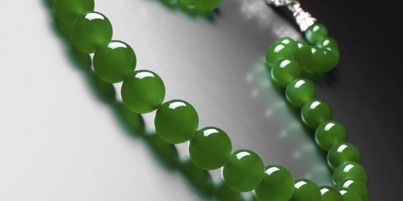 「天祿琳琅」天然「帝王綠」翡翠珠配紅寶石及鑽石項煉以6,150萬港元成交